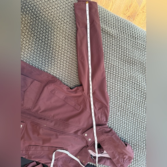 Carhartt women’s Burgundy storm defender Jacket size medium. - Picture 10 of 13
